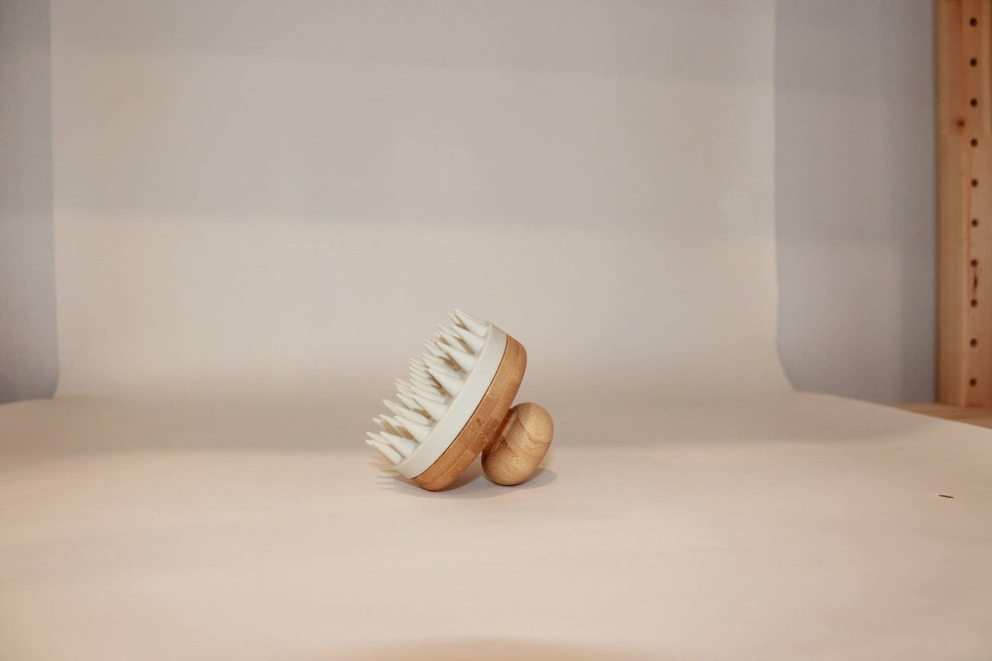 SILICONE SCALP MASSAGER: Pink