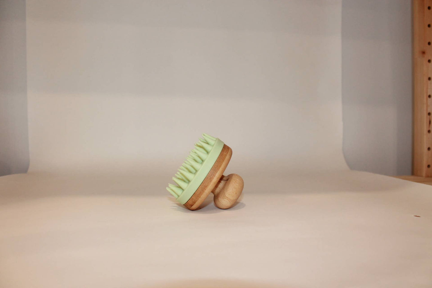 SILICONE SCALP MASSAGER: Green